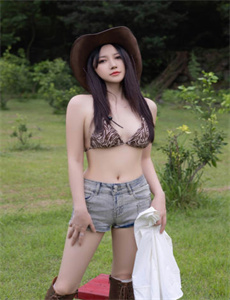 《非洲原始部落少女-在没人的教学楼里做老师什么感觉》