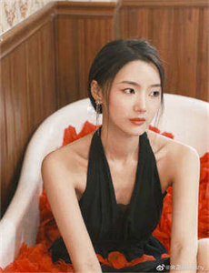 《玉蒲扇之风花雪月-欧美性生交BBBXXXXX无码》
