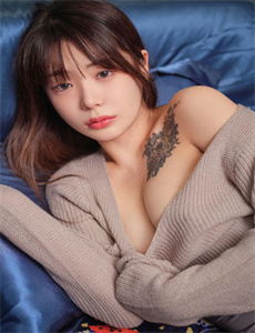 《把美女抱到厕所里亲吻-光与影的传说2》